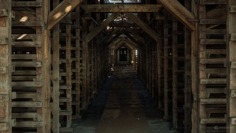 e4da3b7fbbce2345d7772b0674a318d5